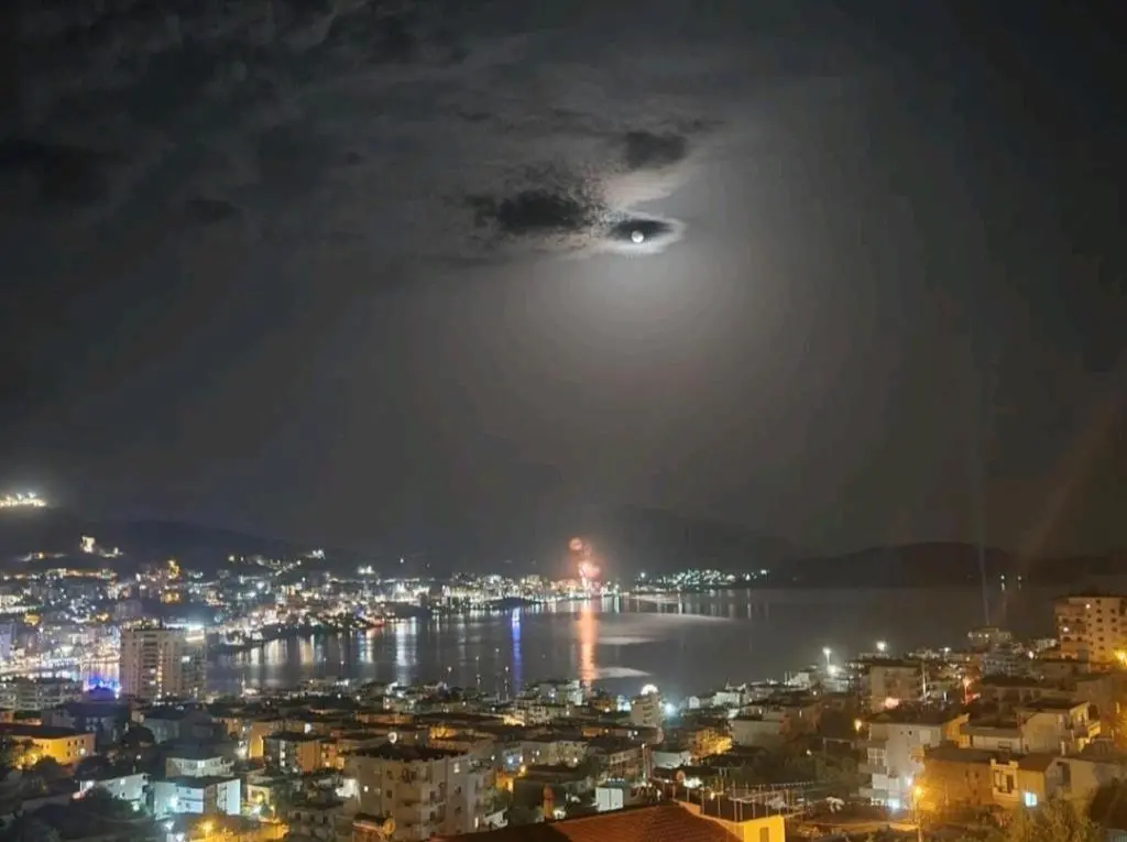 img_id_1821556.webp