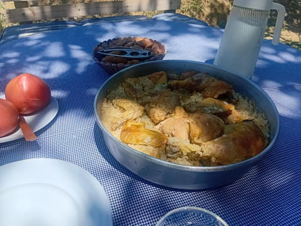 img_id_1829328.webp