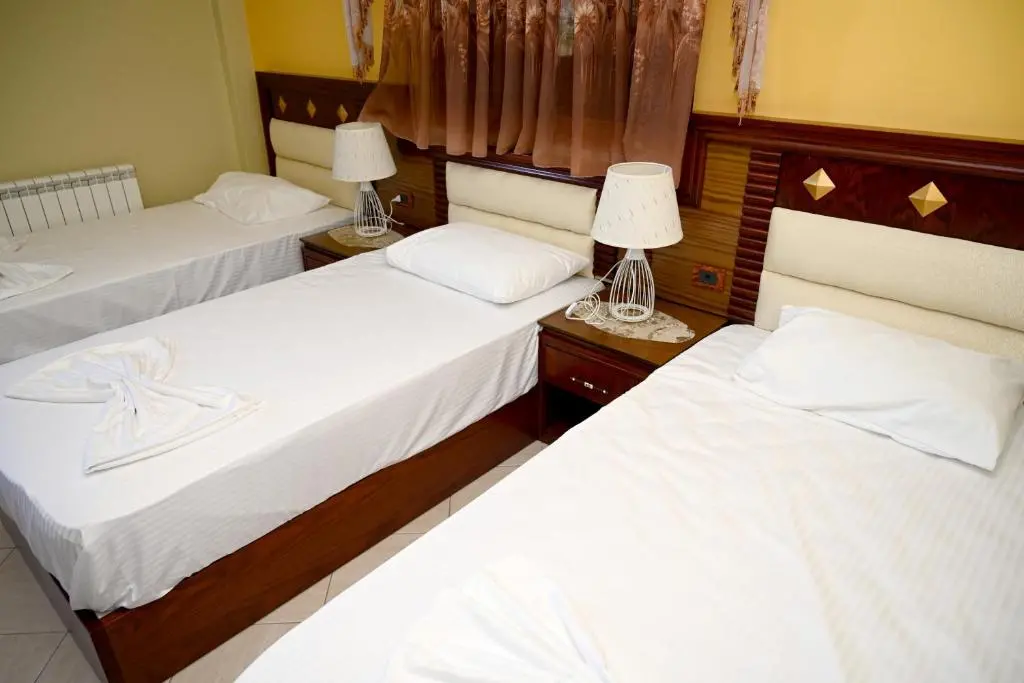 img_id_1834477.webp