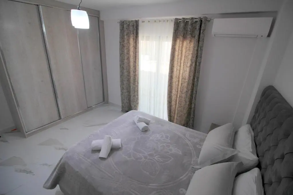 img_id_1869927.webp
