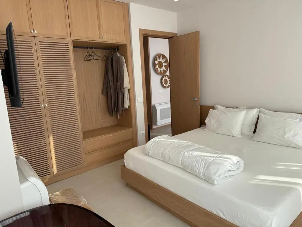 img_id_1902738.webp