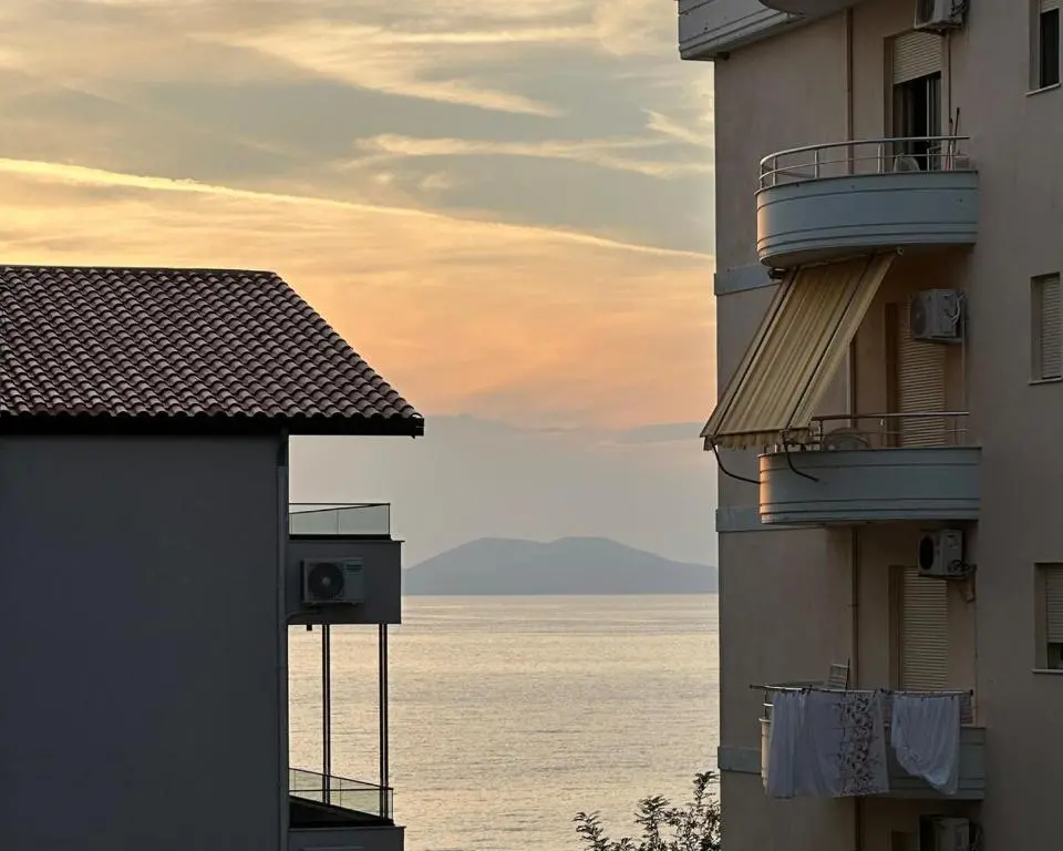 img_id_1904117.webp