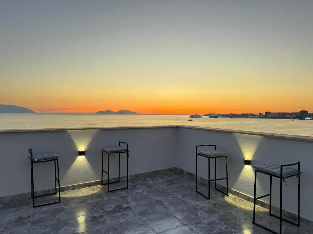img_id_1926103.webp