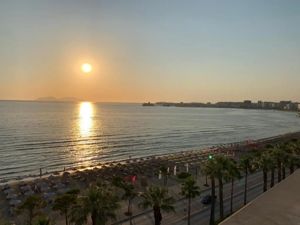 img_id_1926111.webp