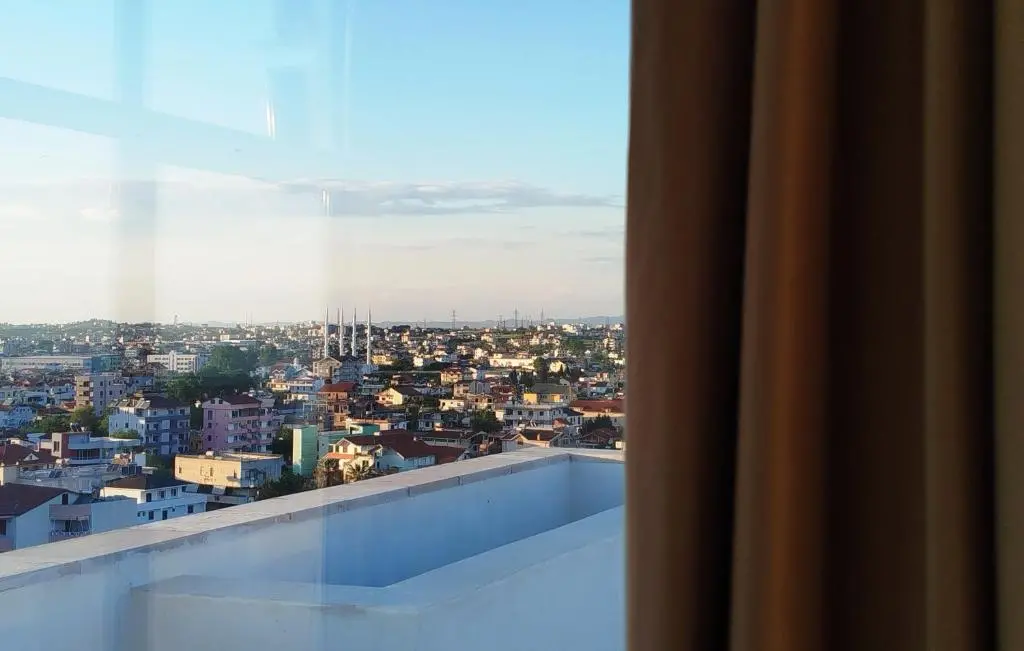 img_id_1927618.webp