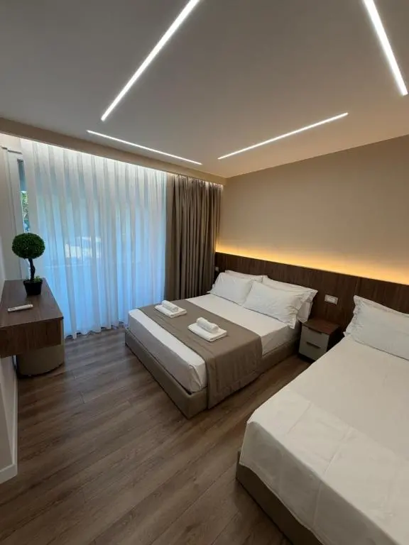 img_id_1944202.webp