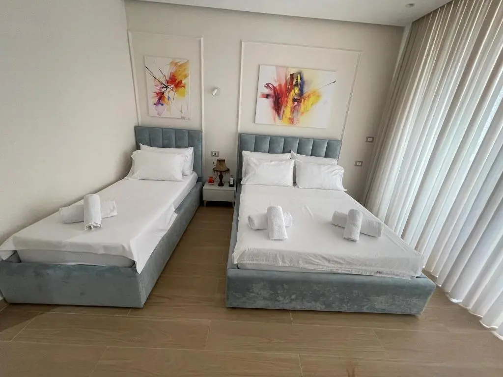 img_id_1944292.webp
