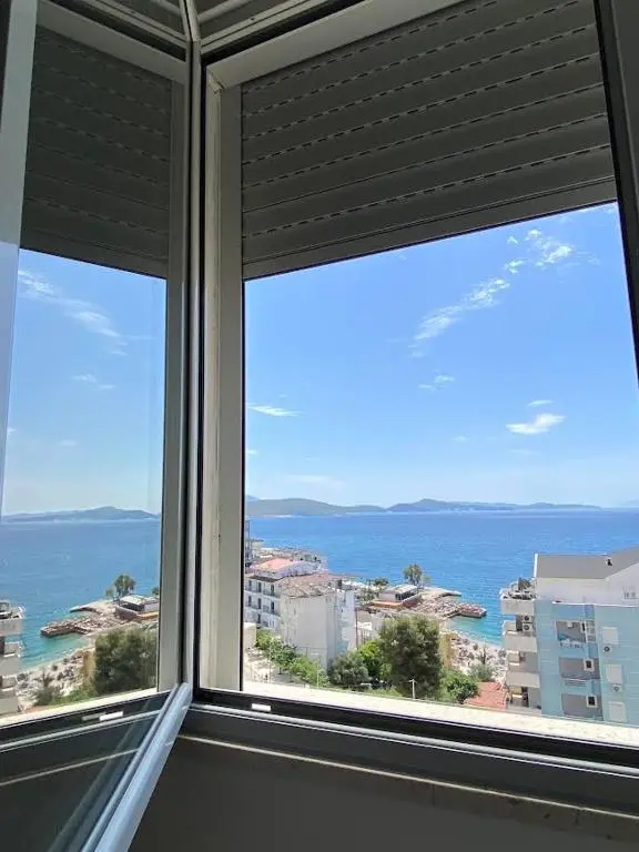 img_id_1955809.webp