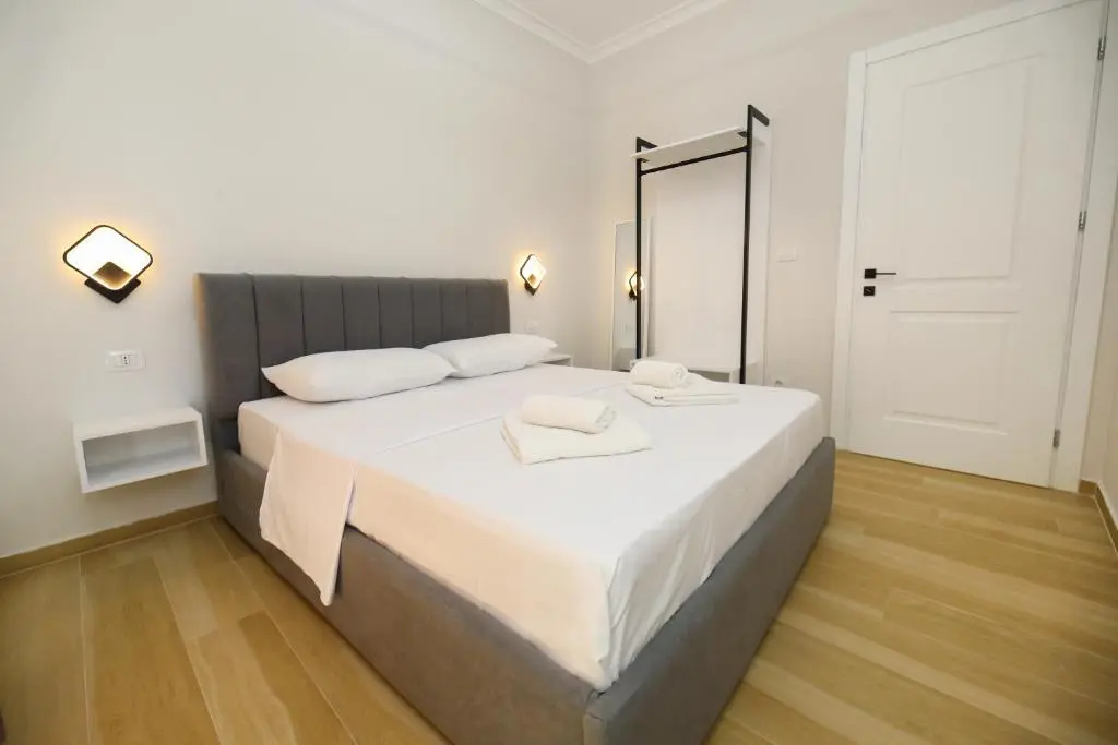 img_id_1993746.webp
