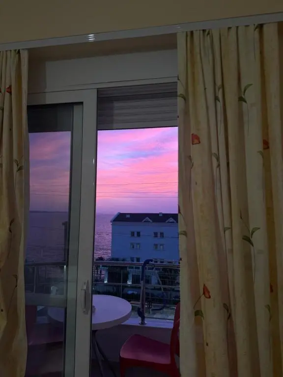 img_id_2022250.webp