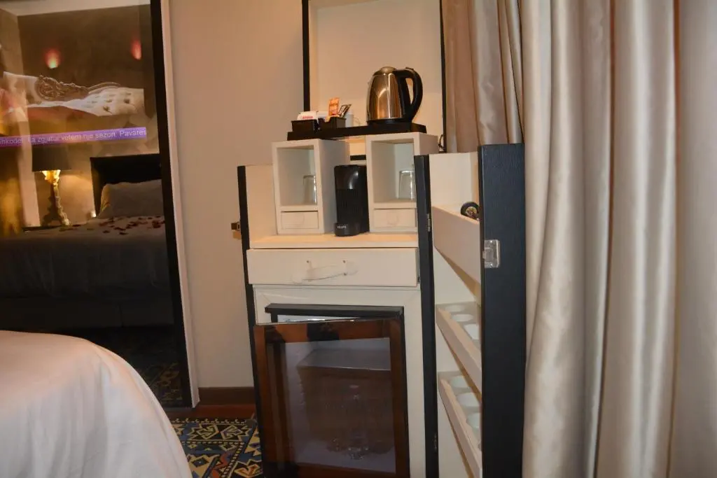 img_id_2031212.webp