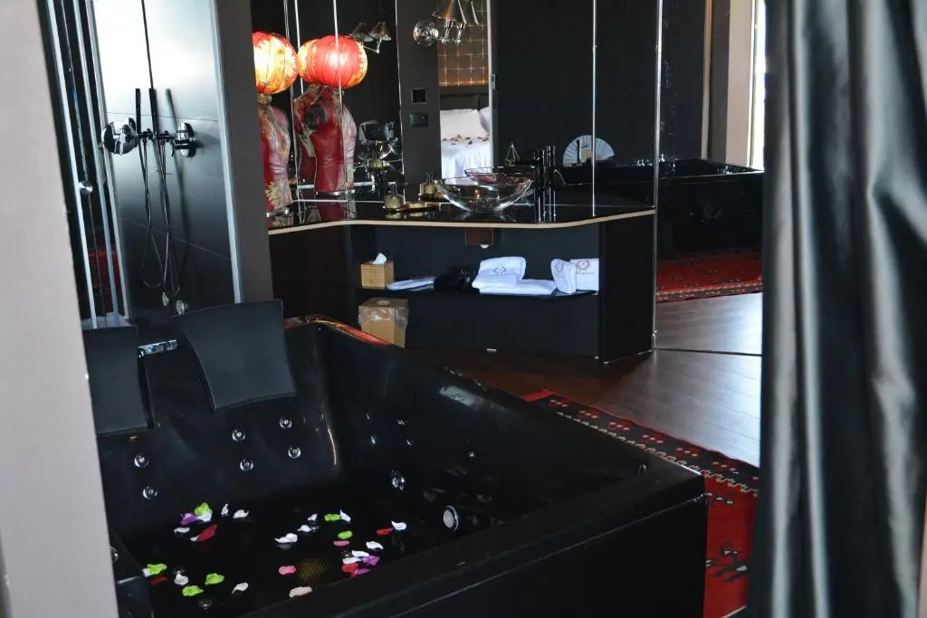 img_id_2031247.webp