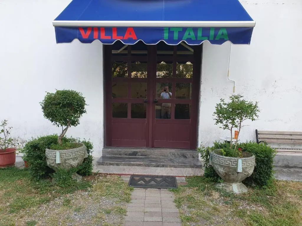 img_id_2042133.webp