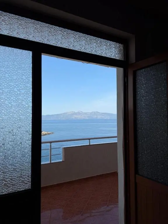 img_id_2042883.webp