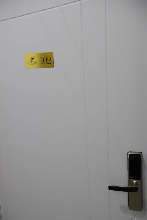 img_id_2051128.webp
