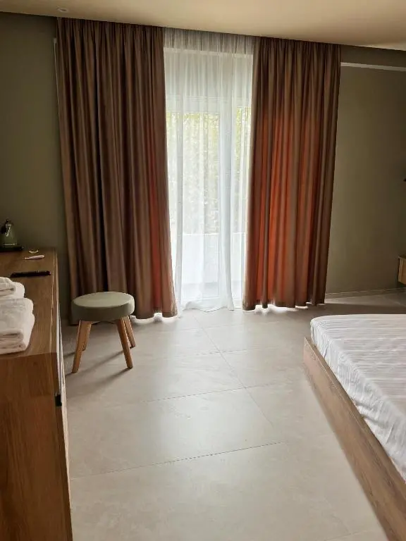 img_id_2058464.webp