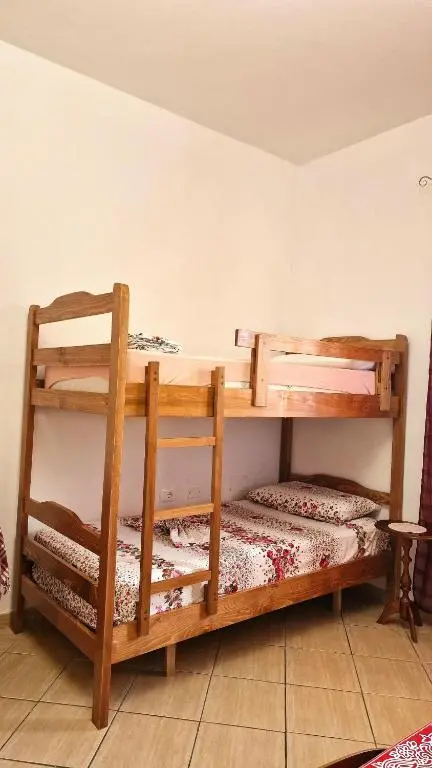 img_id_2066942.webp