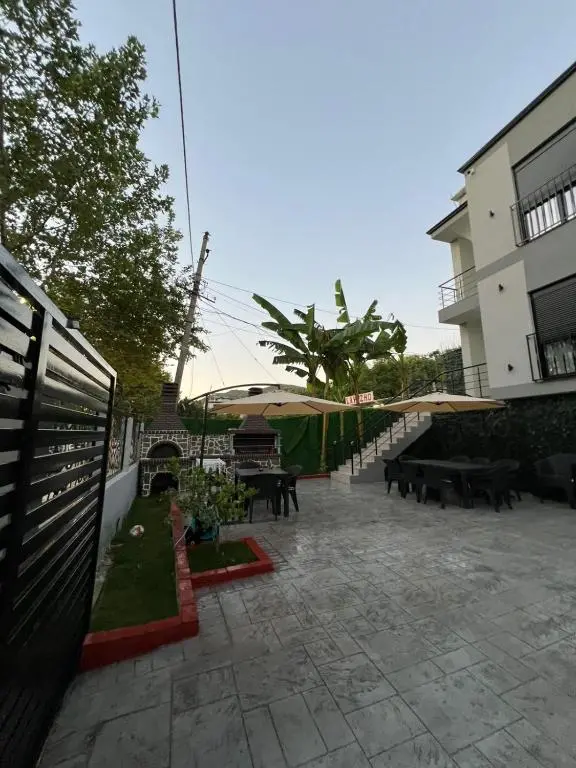 img_id_2067784.webp