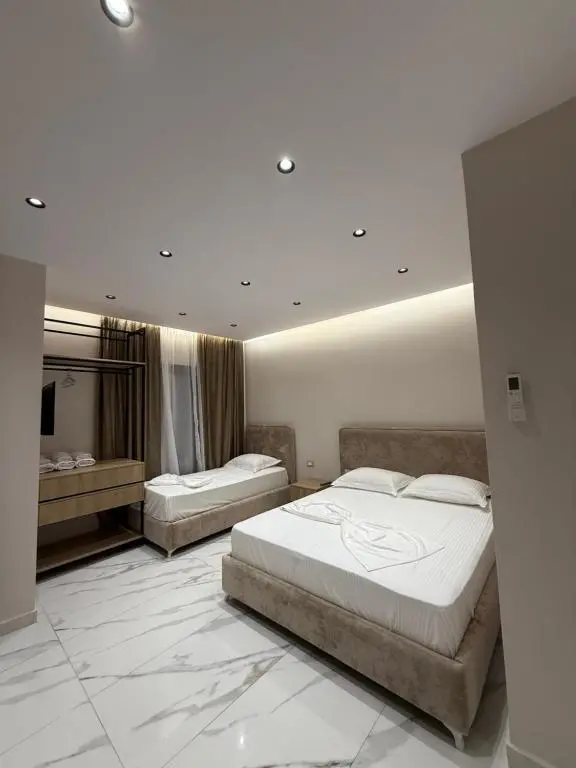 img_id_2067803.webp