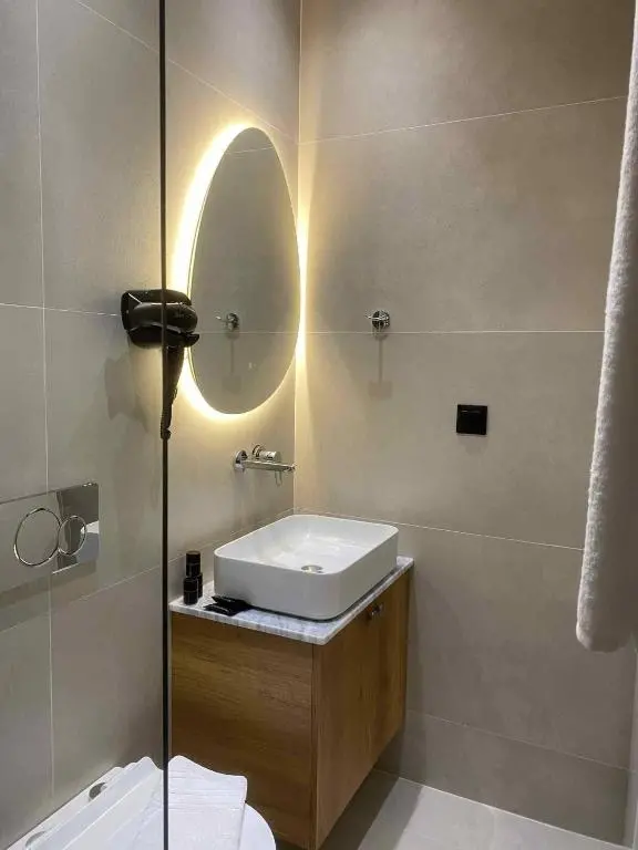 img_id_2167248.webp